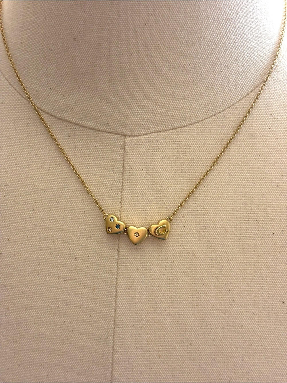 NWT Coach Heart Cluster Pendant Necklace Gold Multi Crystal CDS73 - Picture 3 of 7
